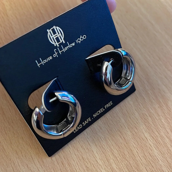 NWT House of Harlow Huggie Earrings - Picture 5 of 6